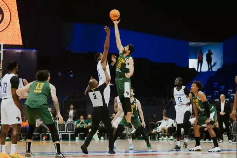 5 انتصارات بالعلامة الكاملة.. سلة الاتحاد تضمن الصدارة في الدوري الأفريقي